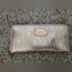 (SOLD)Michael Kors Jet Set Travel Continental Rose Gold Mirror Zip Around Wallet